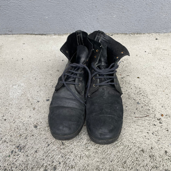 A1923 A Diciannoveventitre Black Leather Combat Boots Detail