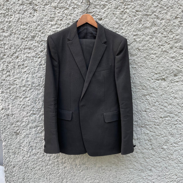Black Two-Piece Suit GM/2320 WIM/10-PM/2414L WIM/10
