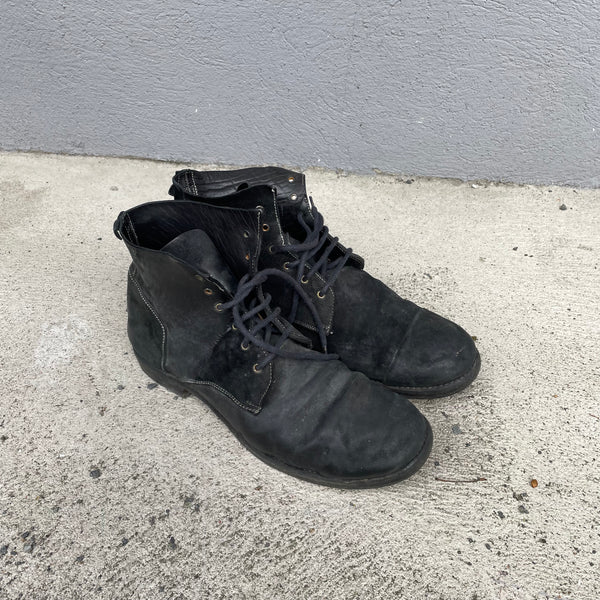 A1923 A Diciannoveventitre Black Leather Combat Boots Close-Up