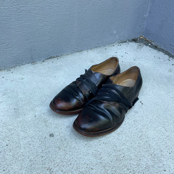 Yohji Yamamoto X Cherevichkiotvichki Derby Shoes with Clasp Yohji Yamamoto X Cherevichkiotvichki Derby Shoes with Clasp